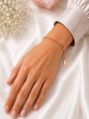 New elegant  Italian bracelet, rose gold  plated, in decorative box